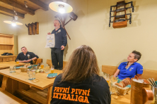 Předání certifikátu 12. ročníku První pivní extraligy (PPE), který bude udělen lahvovému ležáku Pilsner Urquell. PPE je občanské sdružení, které se od roku 2010 zabývá odbornými anonymními degustacemi a propagací kvality a rozmanitosti na českém pivním trhu, 28. července 2021 v Plzni