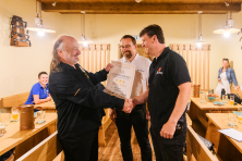 Předání certifikátu 12. ročníku První pivní extraligy (PPE), který bude udělen lahvovému ležáku Pilsner Urquell. PPE je občanské sdružení, které se od roku 2010 zabývá odbornými anonymními degustacemi a propagací kvality a rozmanitosti na českém pivním trhu, 28. července 2021 v Plzni