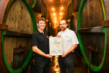 Předání certifikátu 12. ročníku První pivní extraligy (PPE), který bude udělen lahvovému ležáku Pilsner Urquell. PPE je občanské sdružení, které se od roku 2010 zabývá odbornými anonymními degustacemi a propagací kvality a rozmanitosti na českém pivním trhu, 28. července 2021 v Plzni