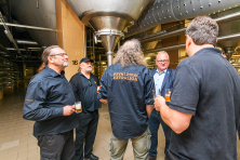 Předání certifikátu 12. ročníku První pivní extraligy (PPE), který bude udělen lahvovému ležáku Pilsner Urquell. PPE je občanské sdružení, které se od roku 2010 zabývá odbornými anonymními degustacemi a propagací kvality a rozmanitosti na českém pivním trhu, 28. července 2021 v Plzni