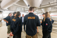 Předání certifikátu 12. ročníku První pivní extraligy (PPE), který bude udělen lahvovému ležáku Pilsner Urquell. PPE je občanské sdružení, které se od roku 2010 zabývá odbornými anonymními degustacemi a propagací kvality a rozmanitosti na českém pivním trhu, 28. července 2021 v Plzni